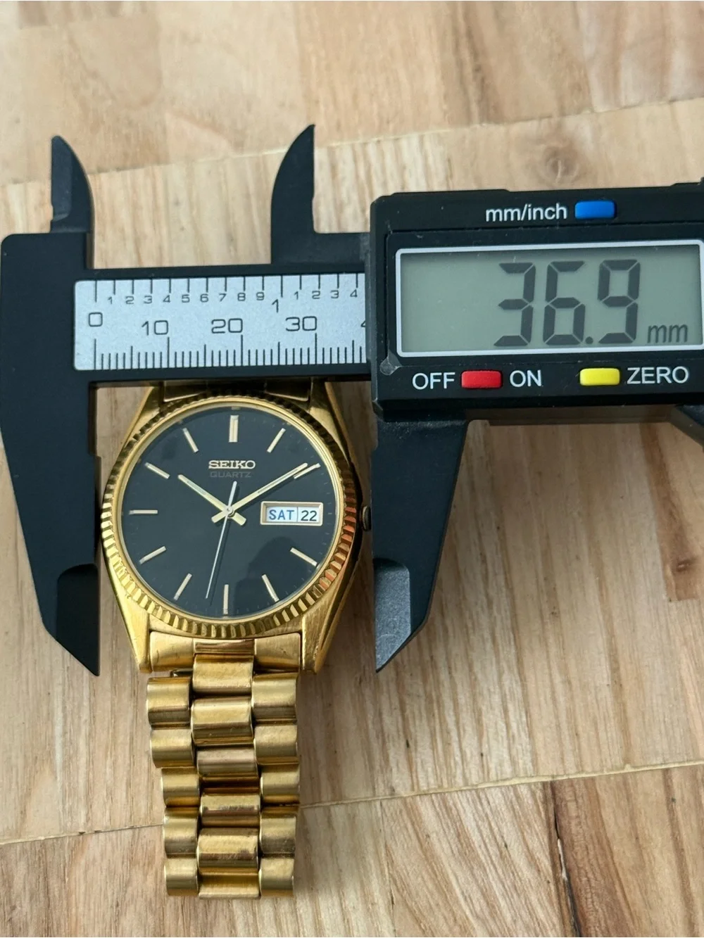 Seiko Presidential Vintage Men’s Watch Gold Case Bracelet Black Dial Date Window
